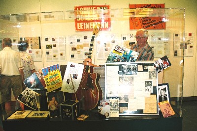 Vitrine in der Ausstellung
